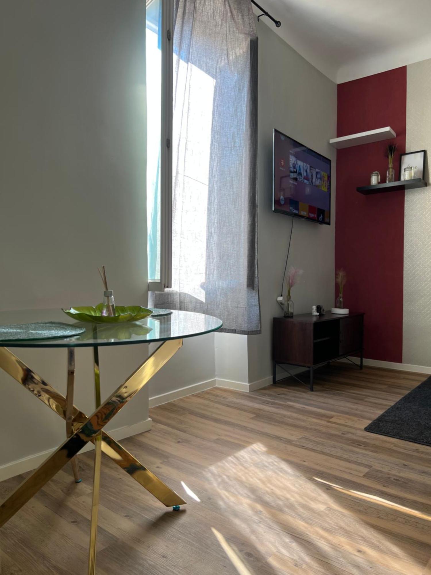 Апартаменты Studio, Plein Coeur De Марсель Экстерьер фото